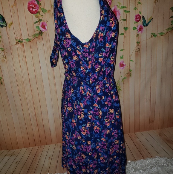 Forever 21 foral dress - Picture 2 of 5